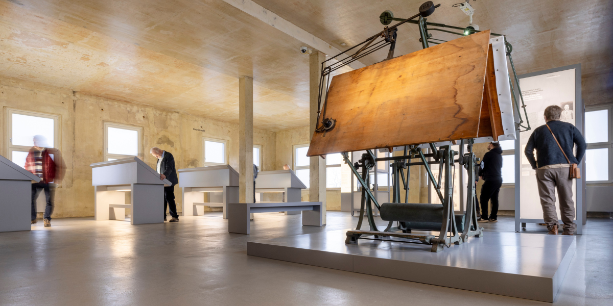 Interner Verweis: Dauerausstellung „Techniker der ‚Endlösung‘“ erneuert und um multimediale Installation „Stimmen der Überlebenden“ erweitert