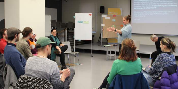 : Freie Mitarbeit in der historisch-politischen Bildungsarbeit als Teamende von Seminaren