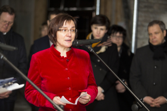 Interner Verweis: Annegret Schüle: Ansprache zur Eröffnung der Ausstellung "Industrie und Holocaust" in der Gedenkstätte Auschwitz