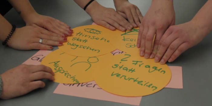 Web dialogue: Response of Claudia, Julia, Laura, Louisa